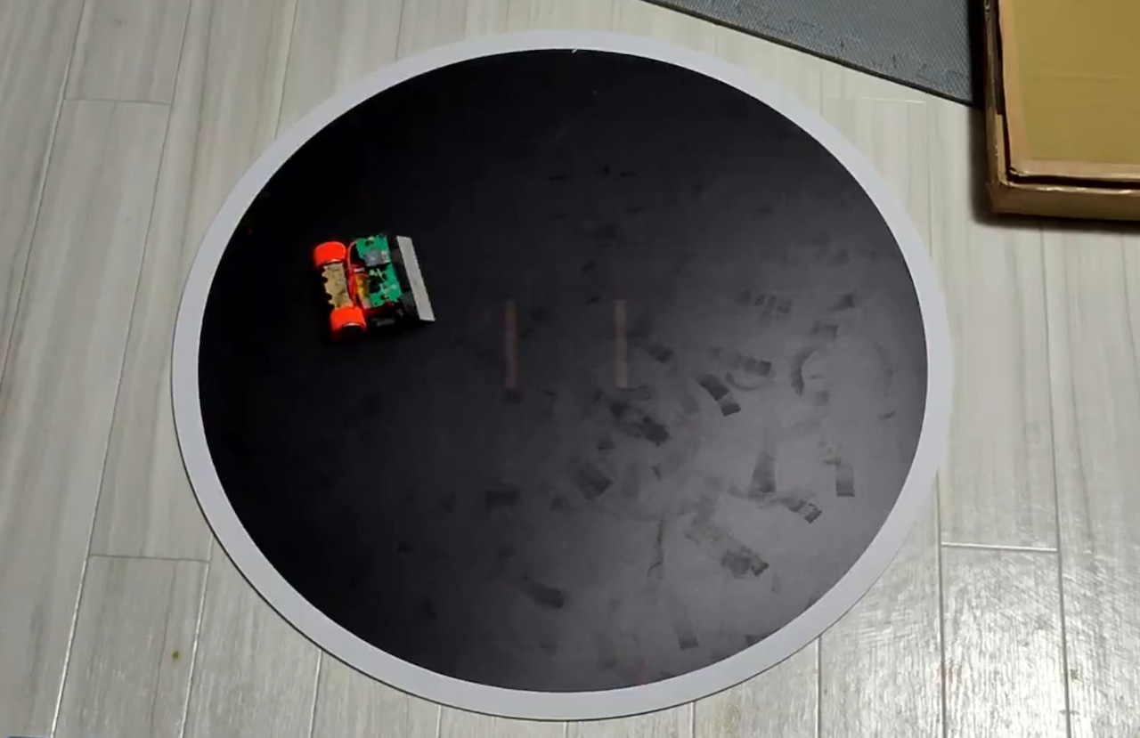 RoboForgeJPの商品を使用したロボットの走行例